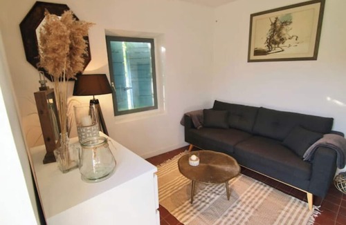 Bedarrides Apartment | Le Pigeonnier, a tower in the heart of the rivers