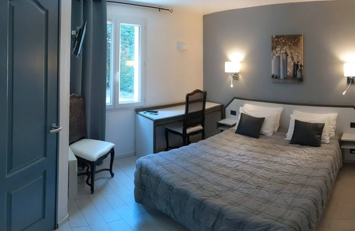 Vacqueyras Hotel | Le Pradet Hotel