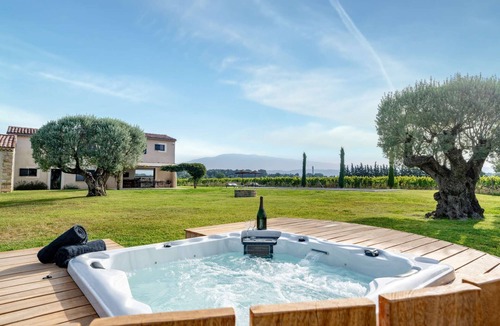 Mazan Villa | Le Prado — 360° View, Pool & Spa | Bersy Luxury®