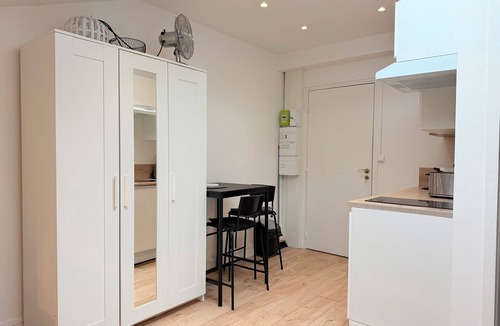 Bussiere - Cadiere Apartment | Le Verlaine - parking et wifi inclus - 11 min en transports métro B