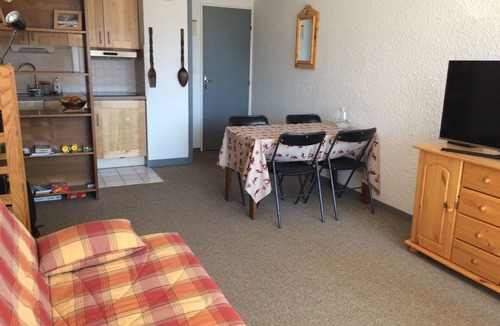 Mont-de-Lans Apartment | Les 2 alpes - Apartment 52m² - Resort center - At the foot of the slopes - Beautiful view