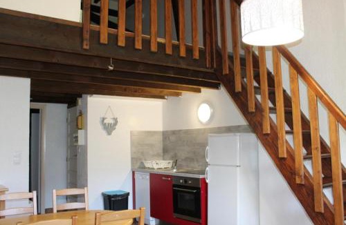 Roubion House | Les chardons
