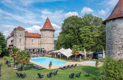 Vignieu Hotel | Les Dépendances du Château Chapeau Cornu