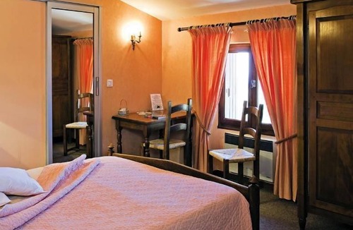 Le Barroux Hotel | Les Géraniums
