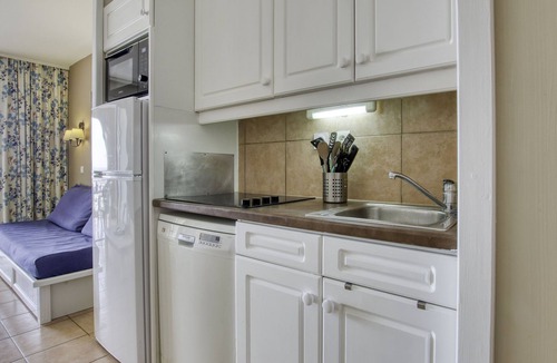 Six-Fours-les-Plages Apartment | Les Rivages de Coudoulière by Interhome