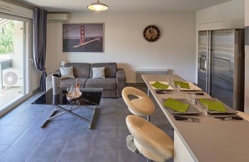 La Valette-du-Var Apartment | Les Vergers - Quiet, Swimming pool, Parking & Terrace