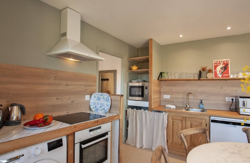 Calvi Apartment | location de vacances Olivier jardin privatif et piscine chauffée partagée