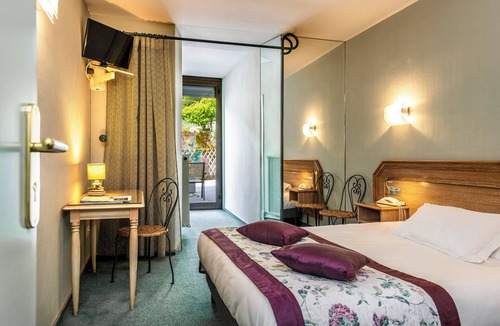 Meyrueis Hotel | Logis Hotel Restaurant Mont Aigoual
