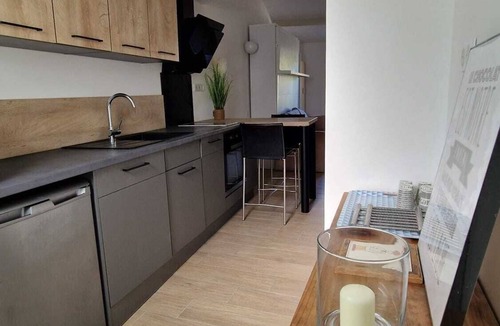 Chateauneuf-de-Gadagne Apartment | Lovely renovated studio in Provencal village