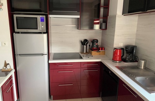 Albertville Apartment | Lovely T2 garden apartment with sheltered terrace swimming pool (summer) Fibre