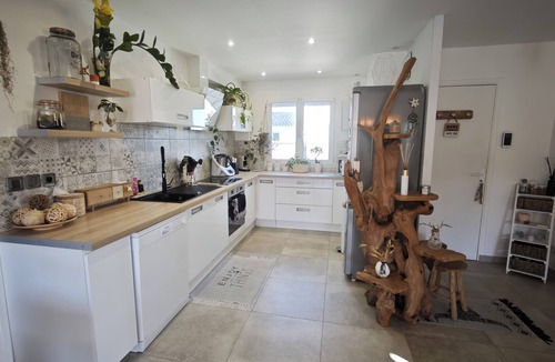 Aubagne Apartment | Low house with garden swimming pool parking air conditioning, quiet without vis-à-vis