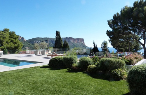 Cassis Villa | Luxurious architect villa with panoramic sea and Cap Canaille view *
