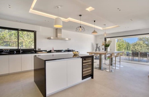 Sainte-Maxime Villa | Luxurious new villa 10 min from town center, beach and port