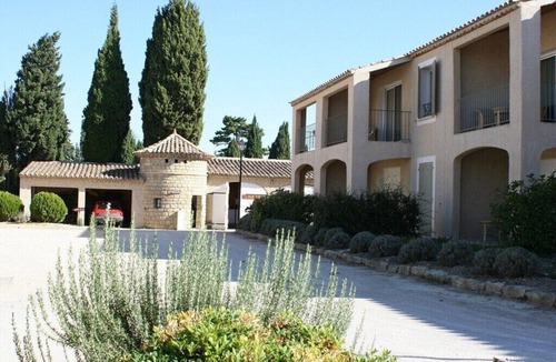 Sainte-Cecile-les-Vignes Apartment | Luxury Accommodation with a Pool in a Private Residence in a Provençal Village