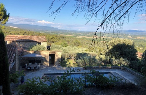 Gordes House | Luxury and serenity, large private estate in Gordes. 5 air-conditioned rooms,