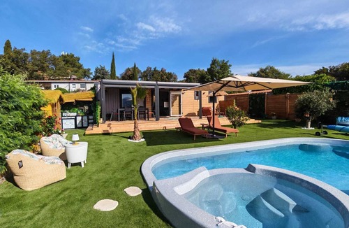Le Muy Cottage | Luxury Cottage at the Domaine des Canebieres