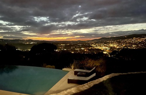 Le Plan-de-Grasse Villa | Luxury French Riviera Villa. Stunning Pano Sea/Mountain views. Pool & Cinema rm