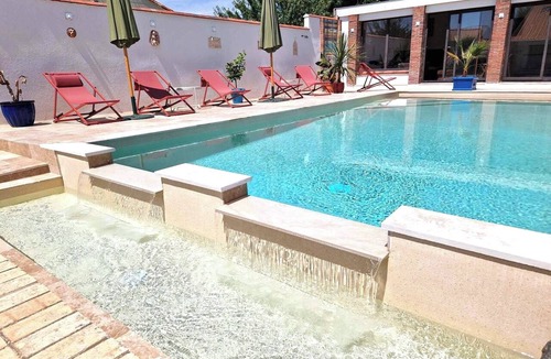 Olonne-sur-Mer House | Luxury Villa for 14 People: 7 Bedrooms, 7 Bathrooms, 3 Kitchens, Pool, and Spa