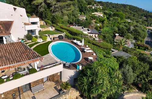 Le Cannet House | Luxury villa—pool, garden, soccer field, 180° ocean view