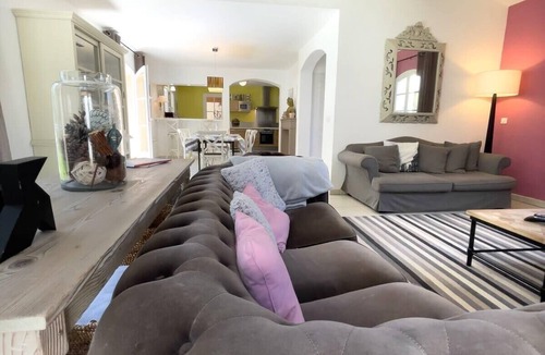 Pont Royal Villa | Ma villa en Provence luxury villa with swimming pool, Domaine de Pont-Royal