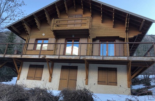 Pelvoux Ski Chalet | Magnificent chalet overlooking the Pelvoux - JB