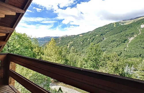 Pelvoux Ski Chalet | Magnificent chalet overlooking the Pelvoux - JB