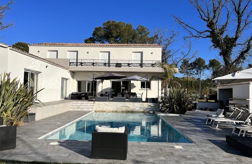 Les Maillans Villa | Magnificent villa close to many centers of interest