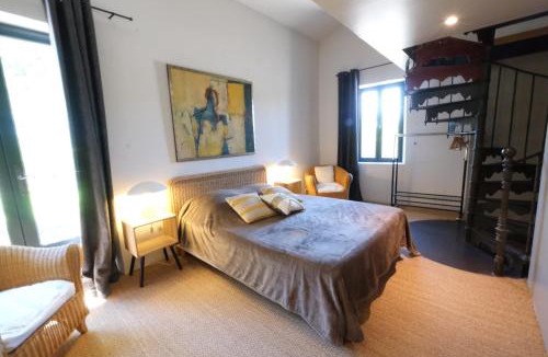 Taillades Villa | magnificient property with heated swimming-pool in the luberon - 14 persons