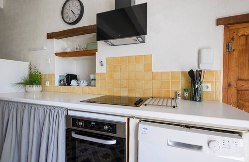 Mollans-sur-Ouveze House | Maison Bleue 26170 Mollans-sur-Ouvèze – Authentic Village House by the River