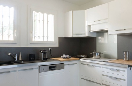 Lauris Villa | Maison Contemporaine à 4 km de Lourmarin