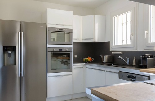 Lauris Villa | Maison Contemporaine à 4 km de Lourmarin