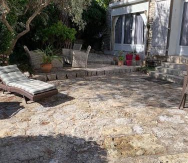 Aubagne Apartment | Maison cosy La Farigoule - Terrasse 150m2- 6 pers - Aubagne