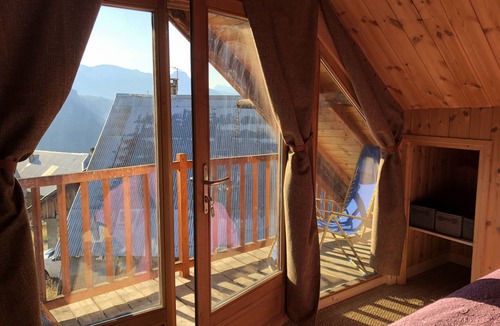 Vallouise House | Maison D'altitude Poutres et Pierre Avec vue sur la Vallée!