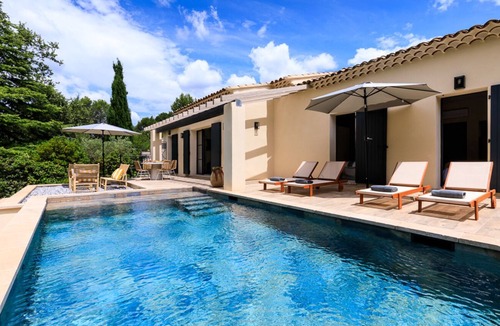 Lauris Villa | Maison de Lauris - Two Bedroom Villa, Sleeps 4