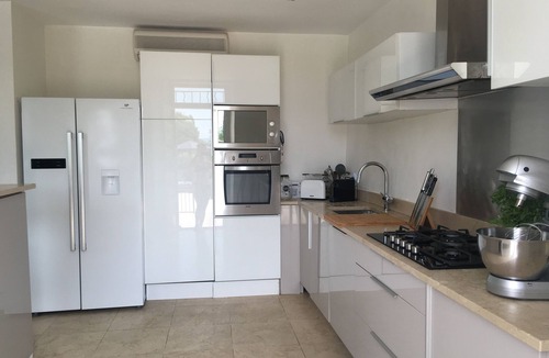 Les Trois Lucs House | Maison de Maitre between sea and hills