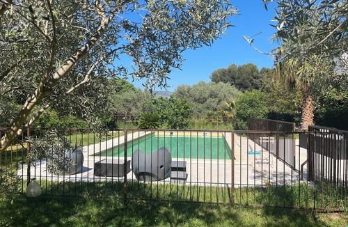 Les Trois Lucs House | Maison de Maitre between sea and hills