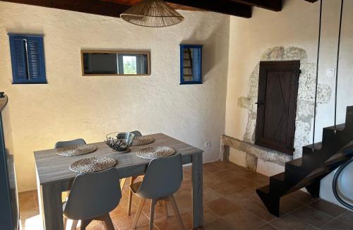 Issirac House | Maison de village atypique