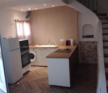Eguilles Apartment | Maison de village en provence