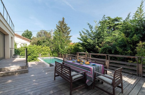 Tassin House | Maison Demi-Lune - Welkeys