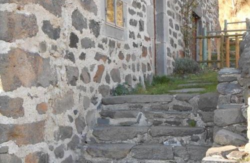 Saint-Front House | Maison en pierres avec terrain près du Massif du Mézenc, idéale pour un séjour nature en famille - FR-1-582-267