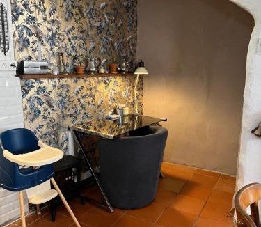 Alleins House | Maison l 2 ch l clim l Proche Golf Pont Royal l Luberon