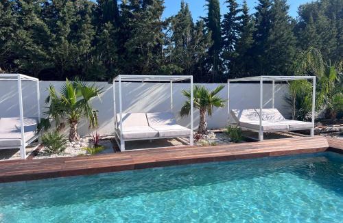 Carnoux-en-Provence Villa | Maison, piscine, jacuzzi, à 5 minutes de Cassis et plages
