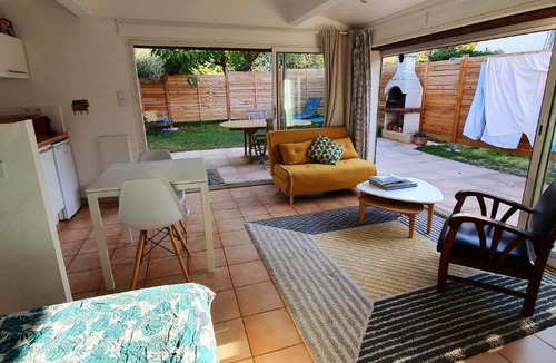 8th Arrondissement Apartment | Maisonnette Pointe Rouge indépendante avec jardin au calme