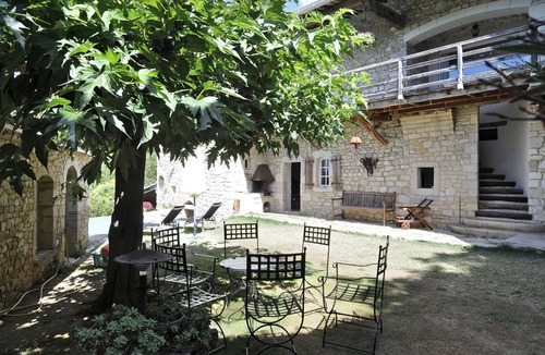 Issirac House | Mansion - ISSIRAC