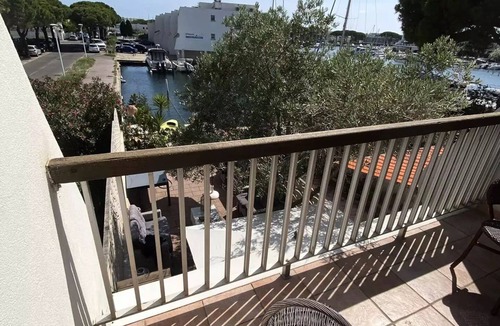 Le Grau-Du-Roi Villa | Marina with a dock in Port Camargue
