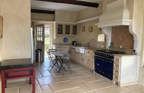 Malaucene House | Mas de charme in Provence with swimming pool & tennis - sleeps 10