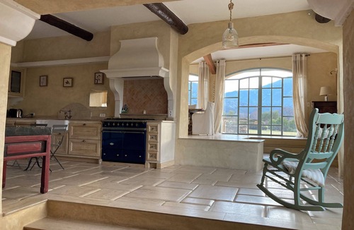 Malaucene House | Mas de charme in Provence with swimming pool & tennis - sleeps 10