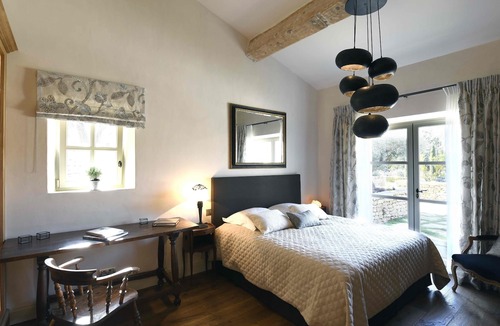 Menerbes Villa | MAS DES LUNES - Remodeled luxury villa surrounded by gardens and a private pool