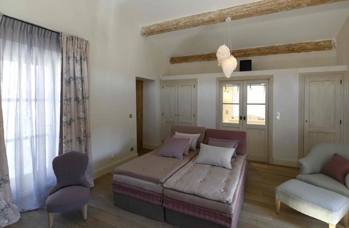 Menerbes Villa | MAS DES LUNES - Remodeled luxury villa surrounded by gardens and a private pool