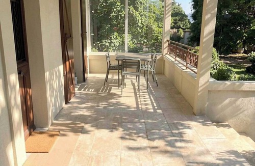 Saint-Gilles House | Mas Girard: Panoramic Terrace in the Camargue